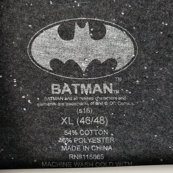 Batman Joker Men's Gray Tee Shirt Sz XL - Picture 2 of 4